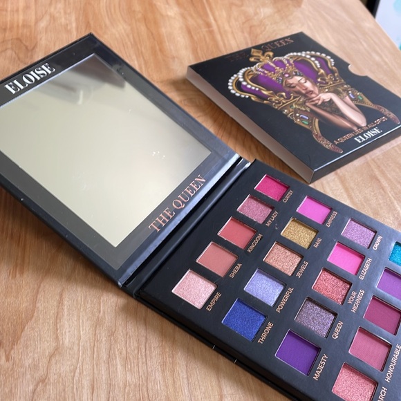 The Queen by Eloise Eyeshadow Palette - Picture 4 of 5